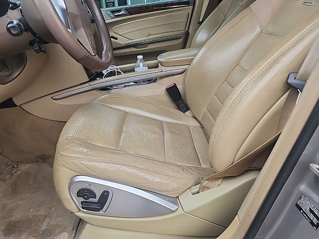 used 2009 Mercedes-Benz M-Class car, priced at $4,000