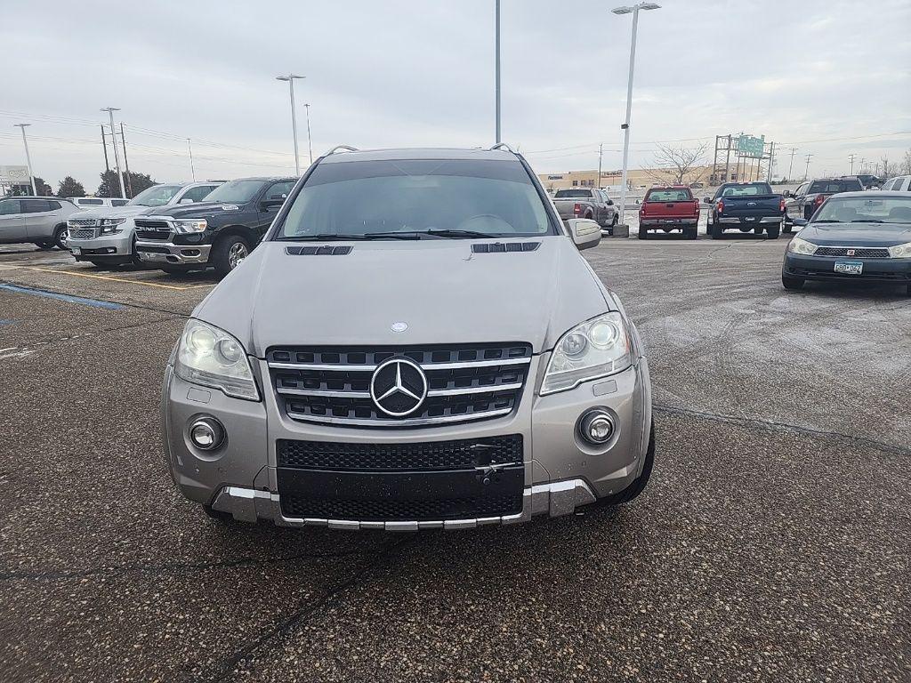 used 2009 Mercedes-Benz M-Class car, priced at $4,000