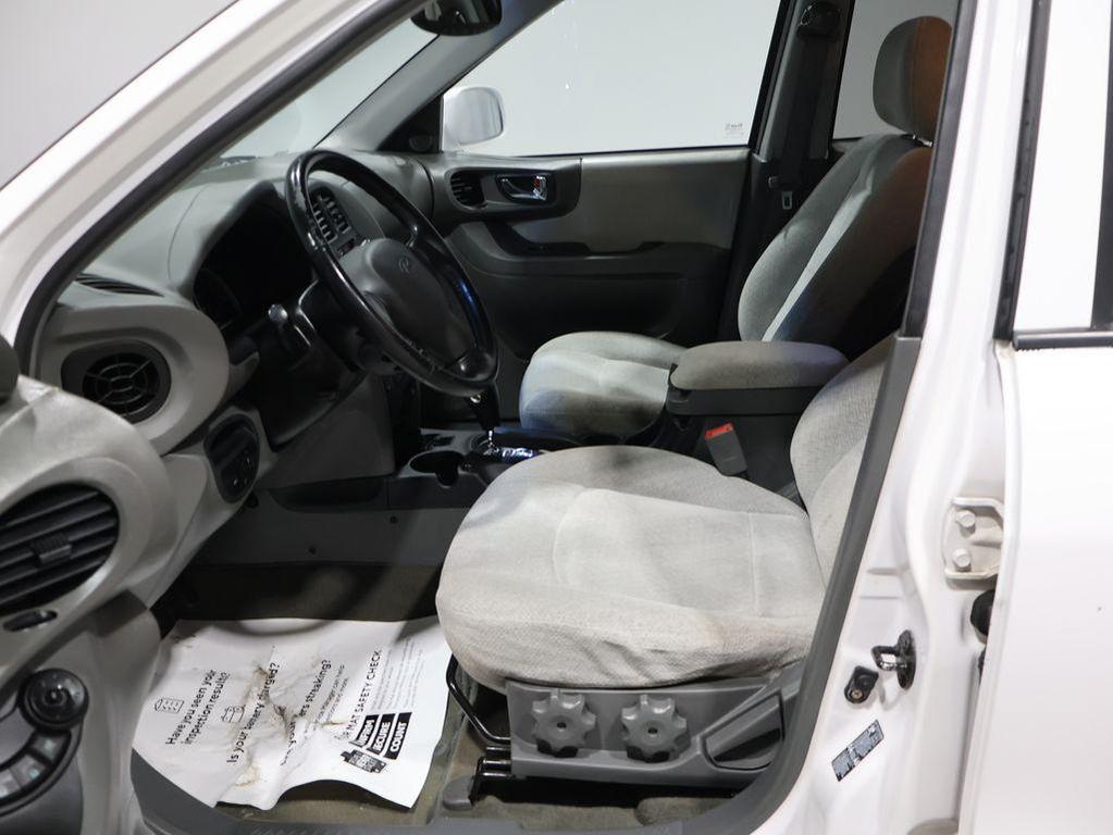 used 2005 Hyundai Santa Fe car, priced at $4,500