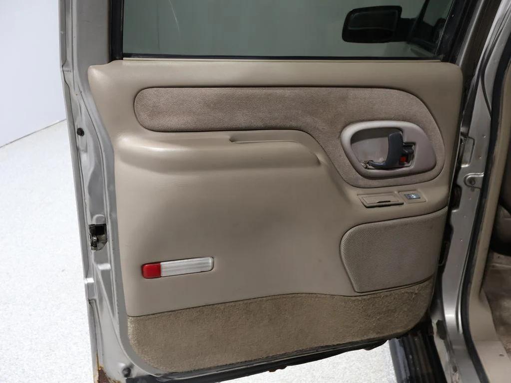 used 1999 GMC Suburban car, priced at $2,494