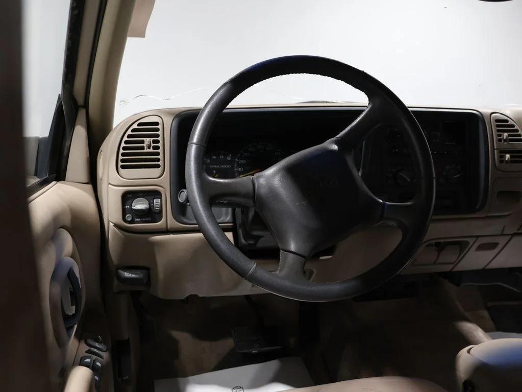 used 1999 GMC Suburban car, priced at $2,494