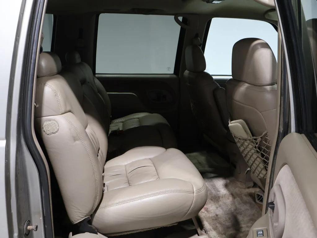 used 1999 GMC Suburban car, priced at $2,494