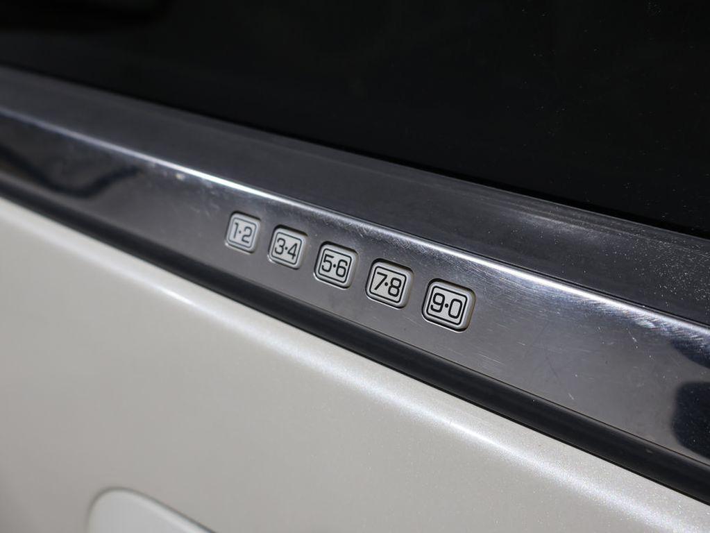 used 2006 Lincoln Navigator car, priced at $5,949