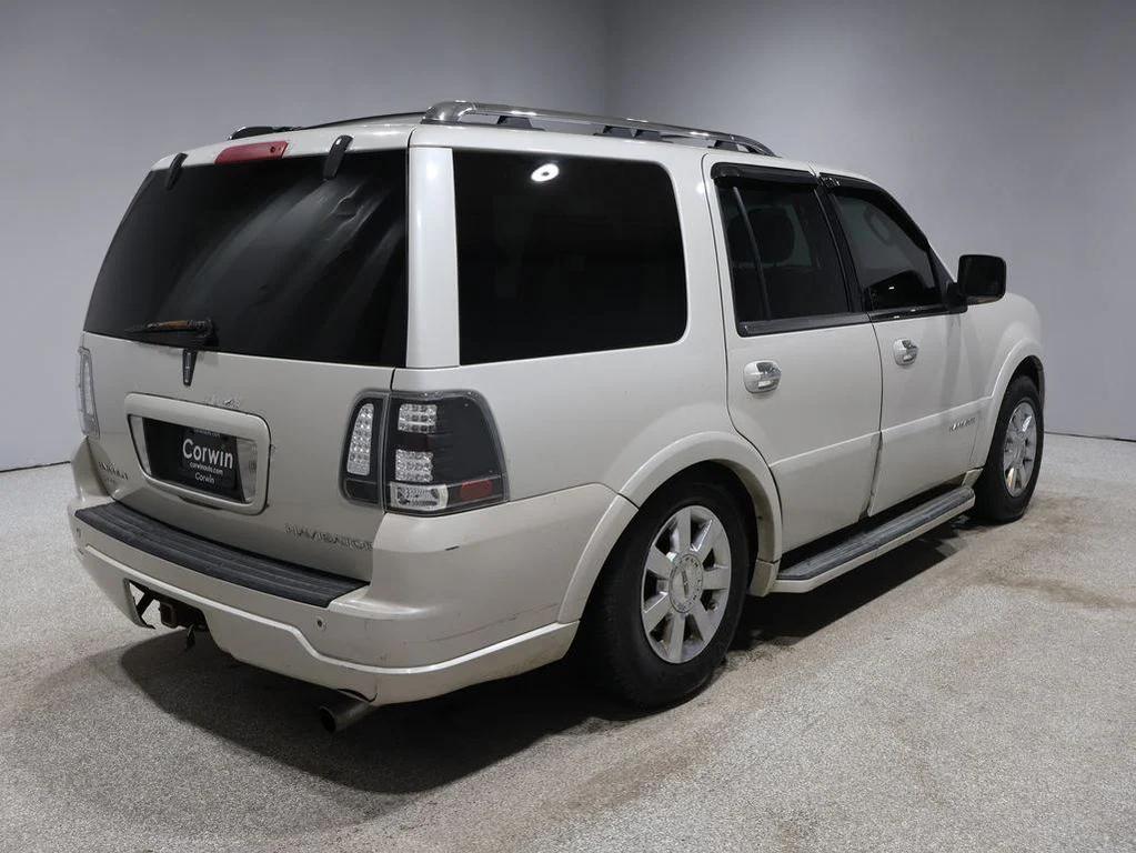 used 2006 Lincoln Navigator car, priced at $5,949