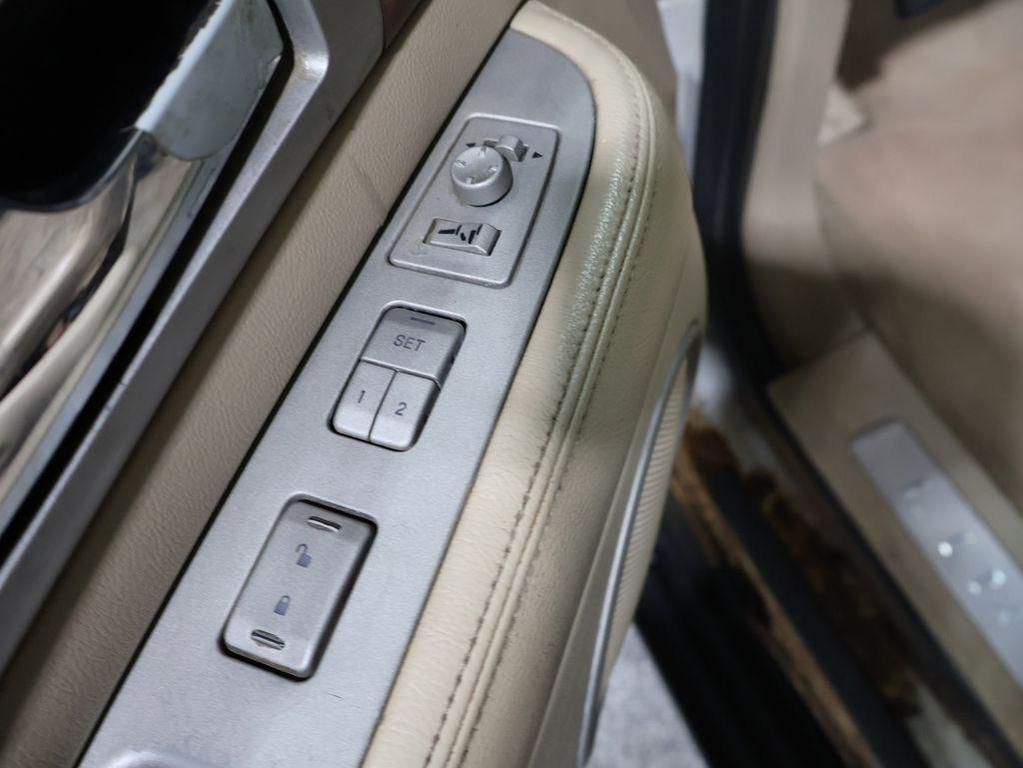 used 2006 Lincoln Navigator car, priced at $5,949