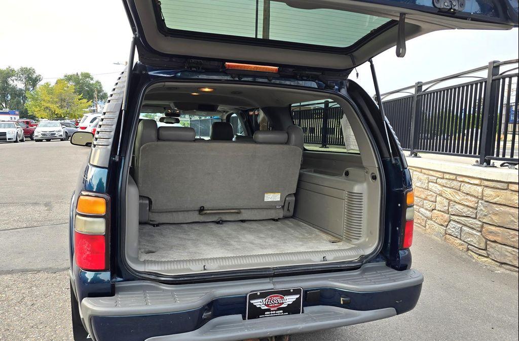 used 2006 Chevrolet Suburban car, priced at $7,995