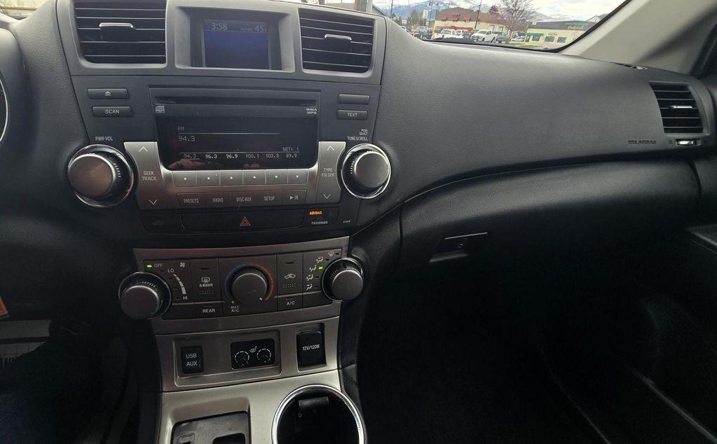 used 2012 Toyota Highlander car, priced at $11,995