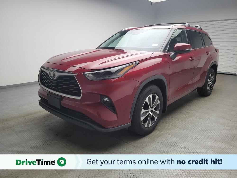 used 2021 Toyota Highlander car, priced at $30,395