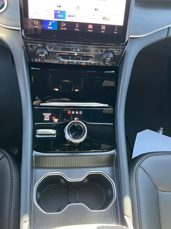 new 2025 Jeep Grand Cherokee car, priced at $47,225