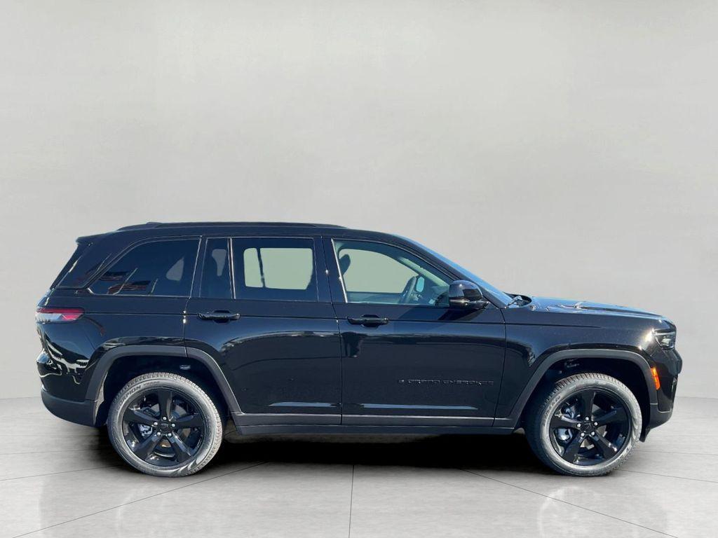 new 2025 Jeep Grand Cherokee car, priced at $47,225