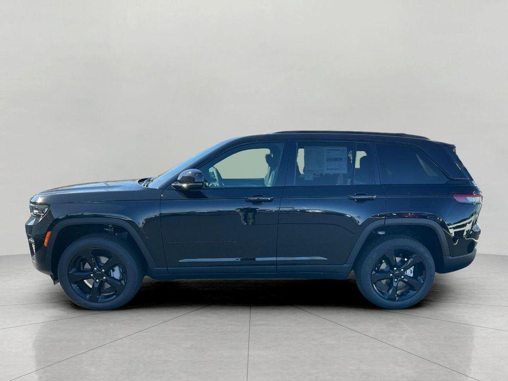 new 2025 Jeep Grand Cherokee car, priced at $47,225