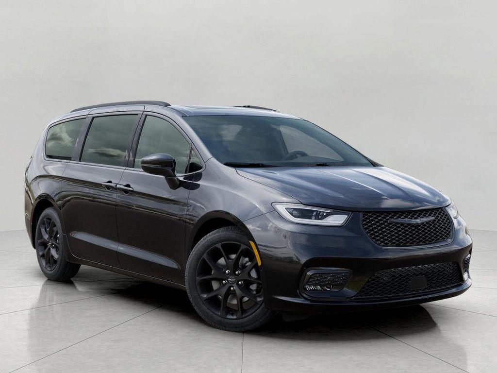 new 2026 Chrysler Pacifica car, priced at $46,015