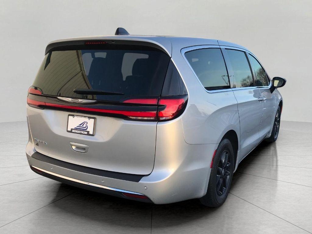 used 2024 Chrysler Pacifica car, priced at $27,786