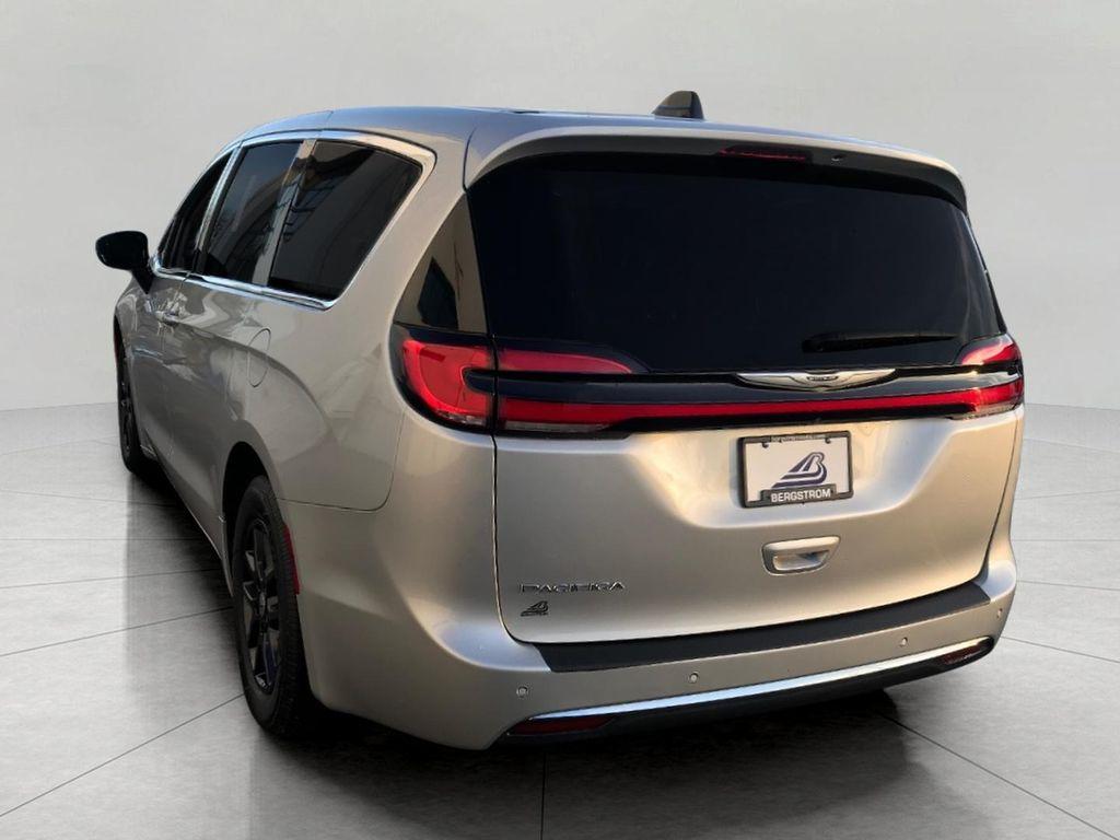 used 2024 Chrysler Pacifica car, priced at $27,786