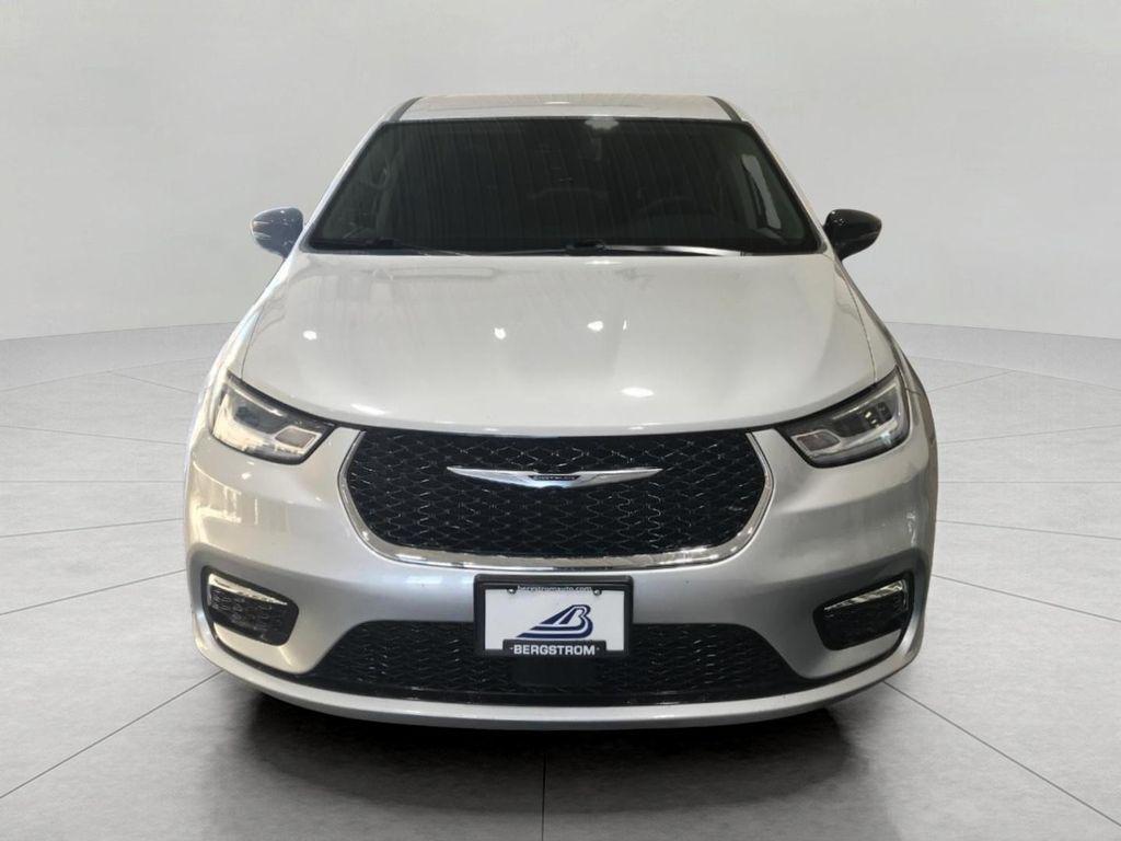 used 2024 Chrysler Pacifica car, priced at $27,786