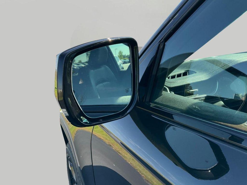 new 2025 Jeep Grand Cherokee car, priced at $51,455