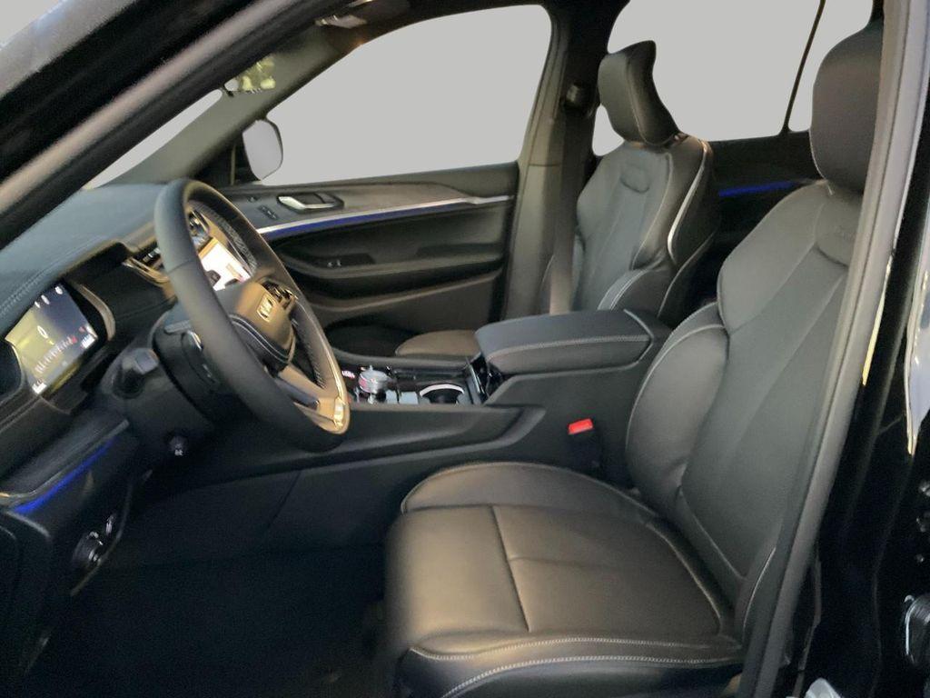 new 2025 Jeep Grand Cherokee car, priced at $56,365