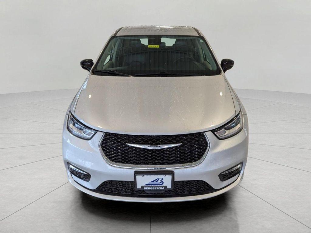 used 2024 Chrysler Pacifica car, priced at $28,626