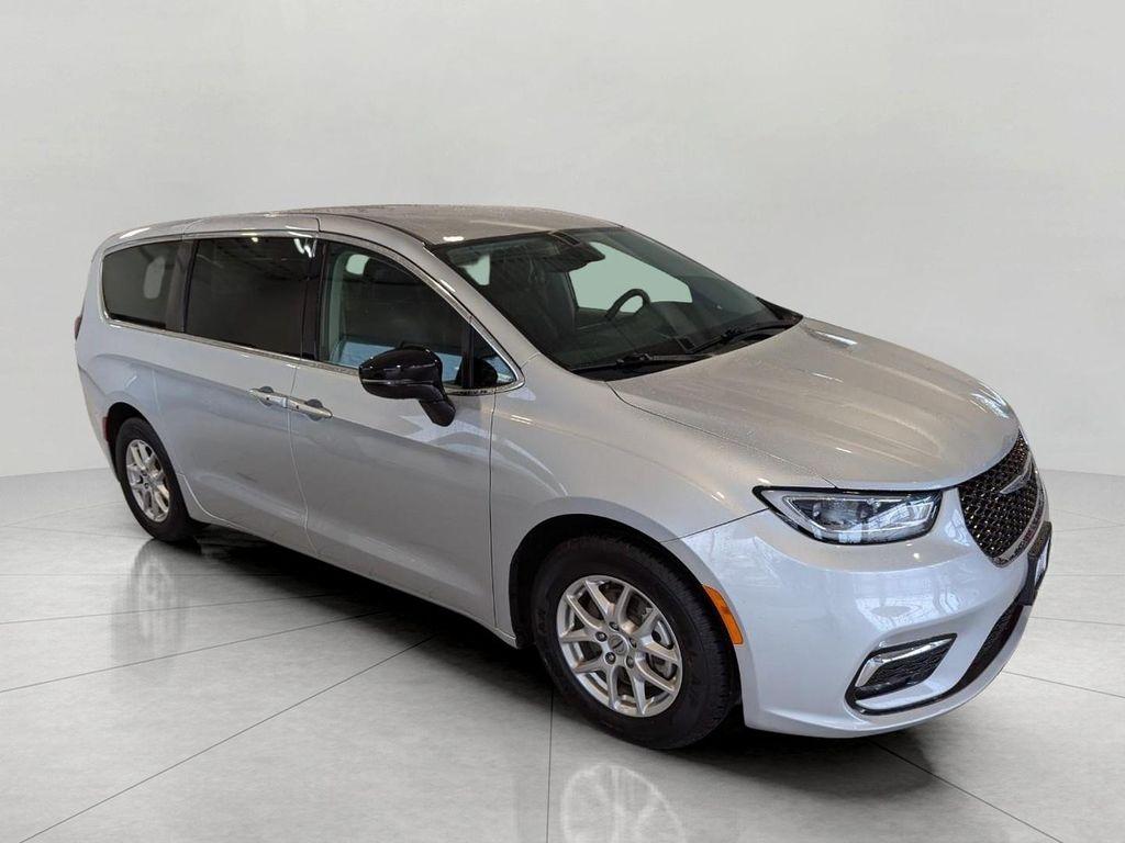 used 2024 Chrysler Pacifica car, priced at $28,626
