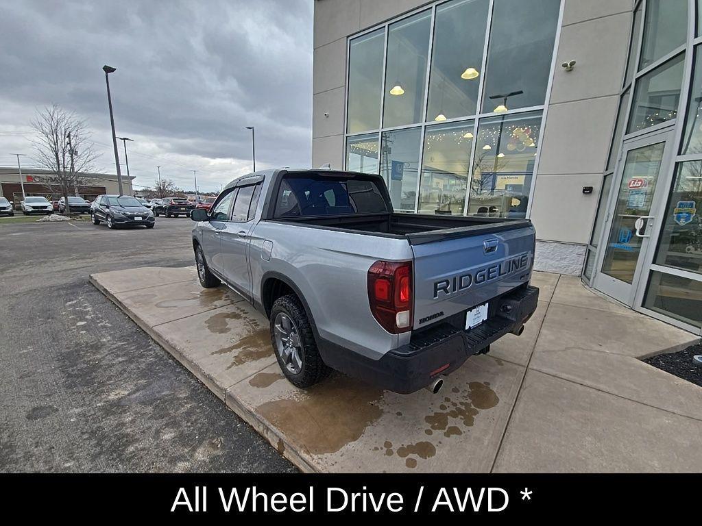 used 2025 Honda Ridgeline car, priced at $35,915