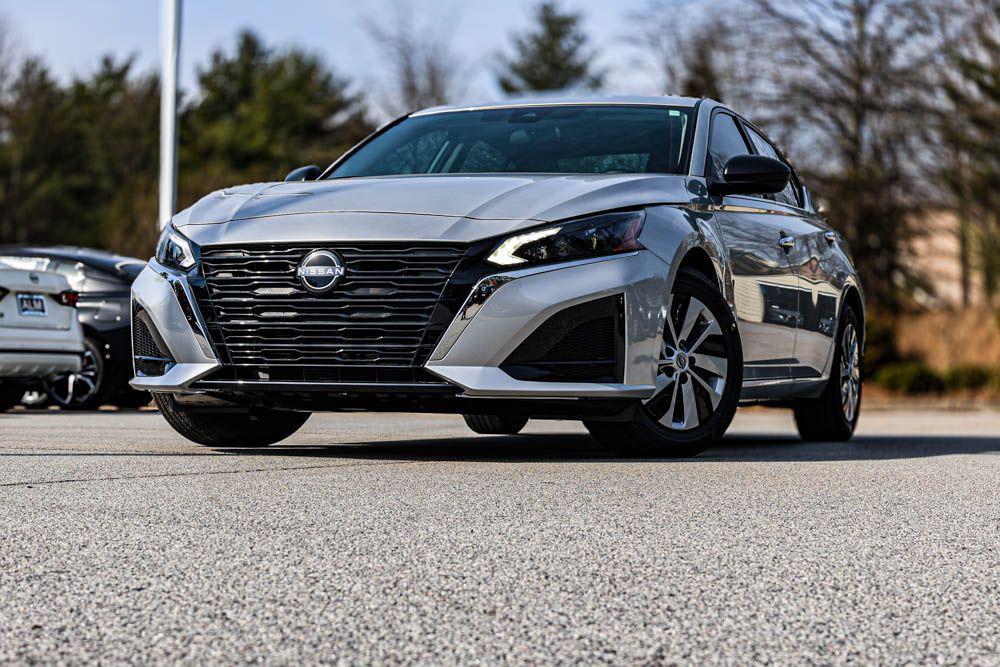 new 2025 Nissan Altima car, priced at $25,290