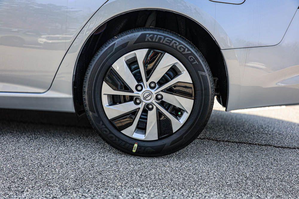 new 2025 Nissan Altima car, priced at $25,290