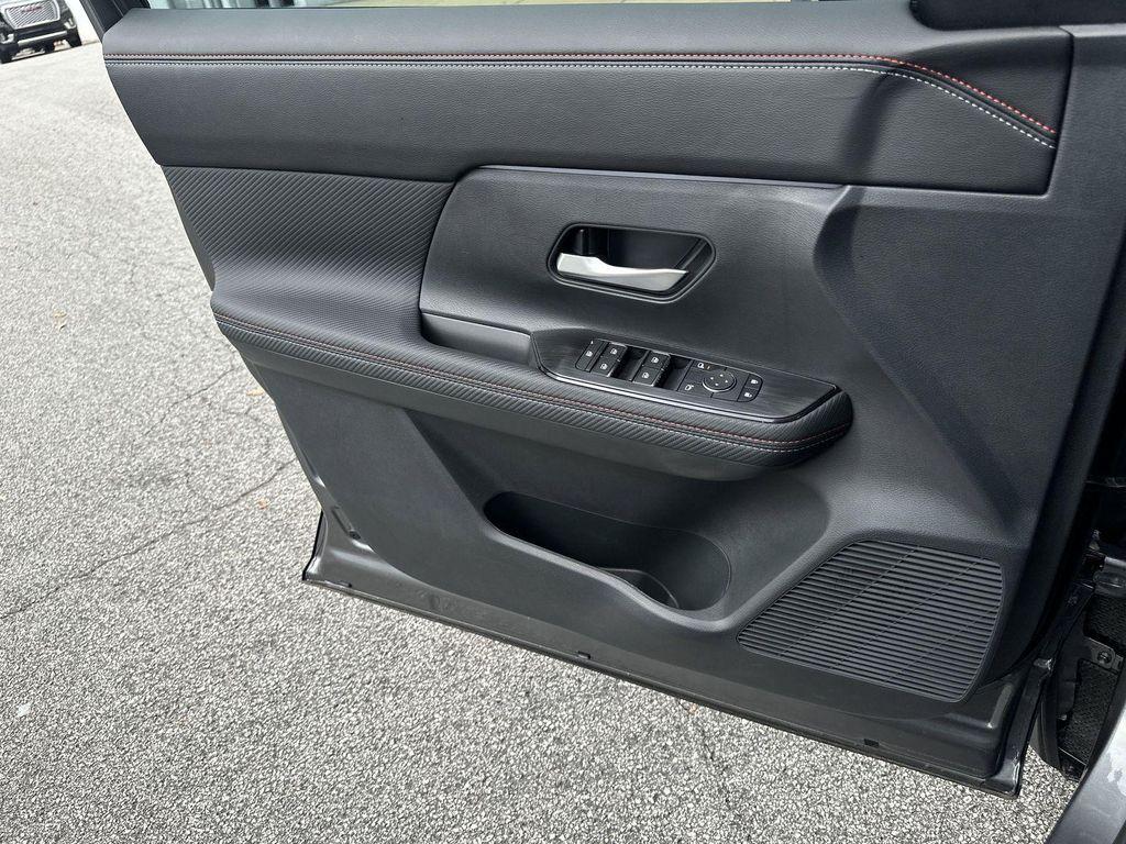 new 2025 Nissan Kicks car, priced at $26,581