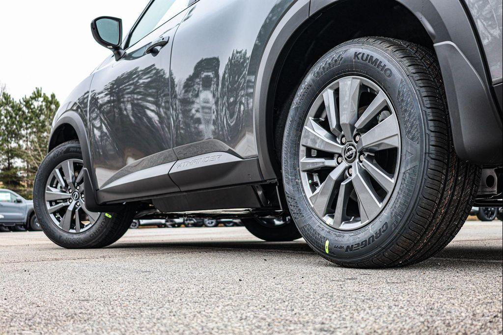 new 2026 Nissan Pathfinder car, priced at $37,188