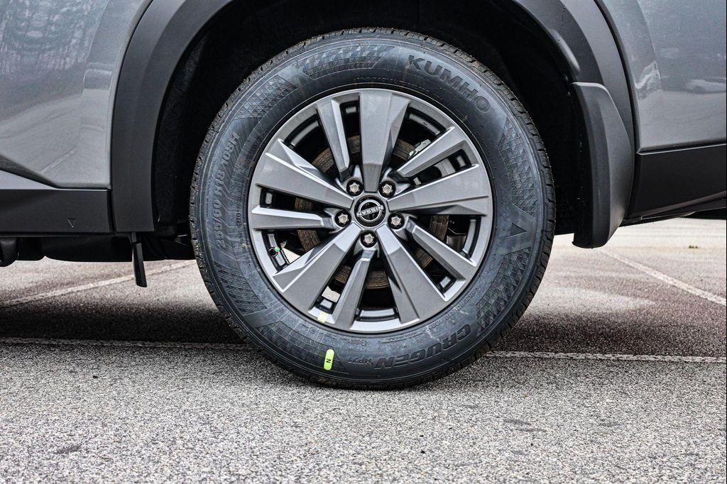 new 2026 Nissan Pathfinder car, priced at $37,188