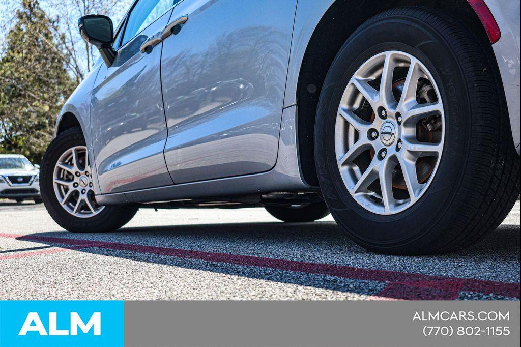 used 2024 Chrysler Pacifica car, priced at $24,664