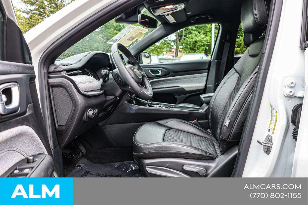 used 2025 Jeep Compass car, priced at $23,164