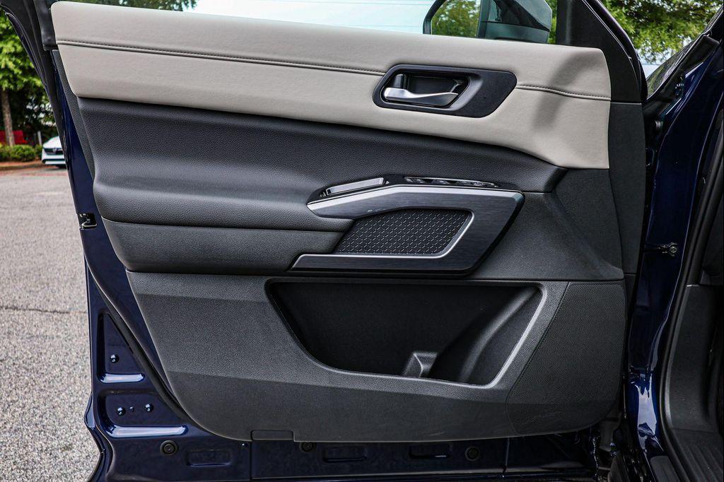 new 2026 Nissan Pathfinder car, priced at $40,307