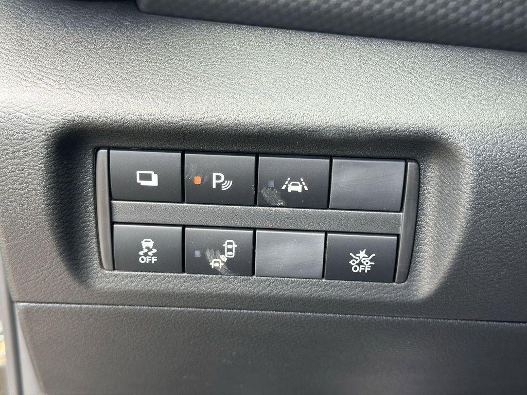 new 2025 Nissan Kicks car, priced at $21,425