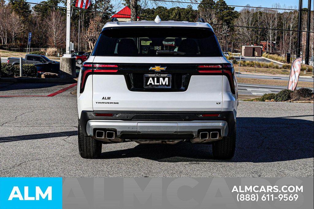 used 2024 Chevrolet Traverse car, priced at $30,820