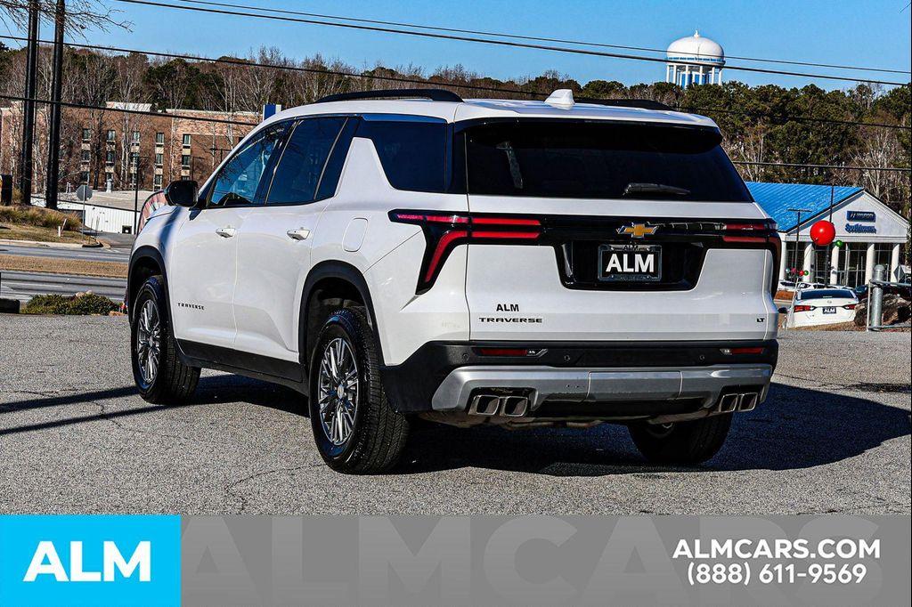 used 2024 Chevrolet Traverse car, priced at $30,820