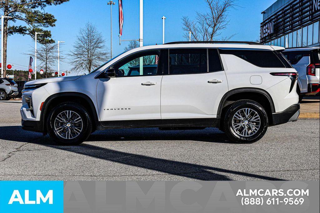 used 2024 Chevrolet Traverse car, priced at $30,820
