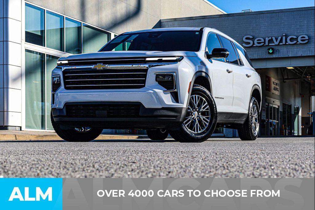used 2024 Chevrolet Traverse car, priced at $30,820