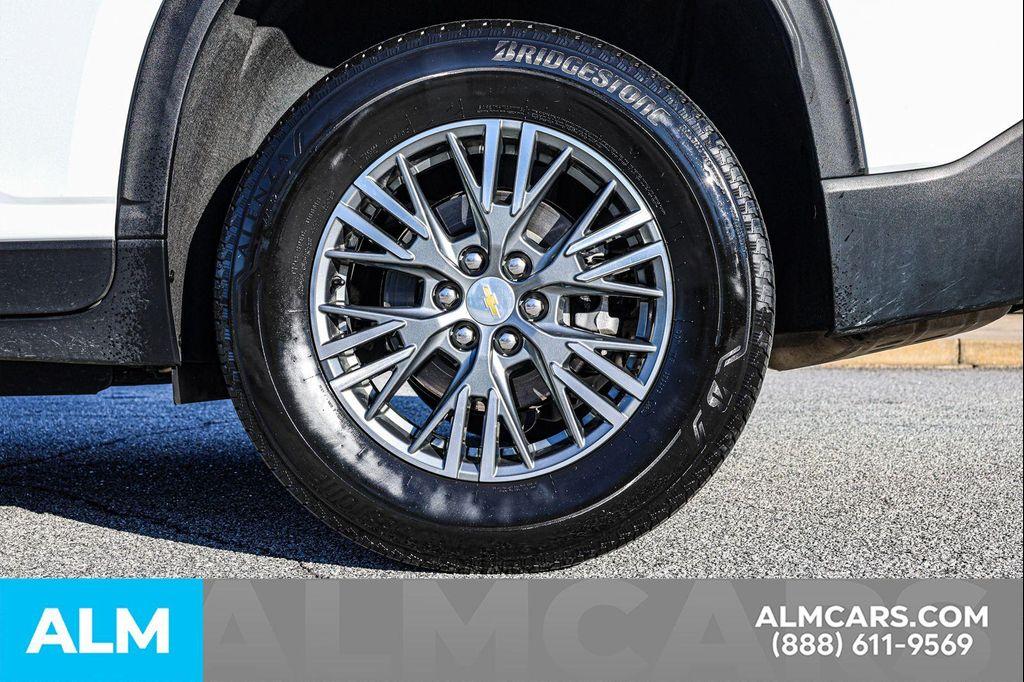 used 2024 Chevrolet Traverse car, priced at $30,820