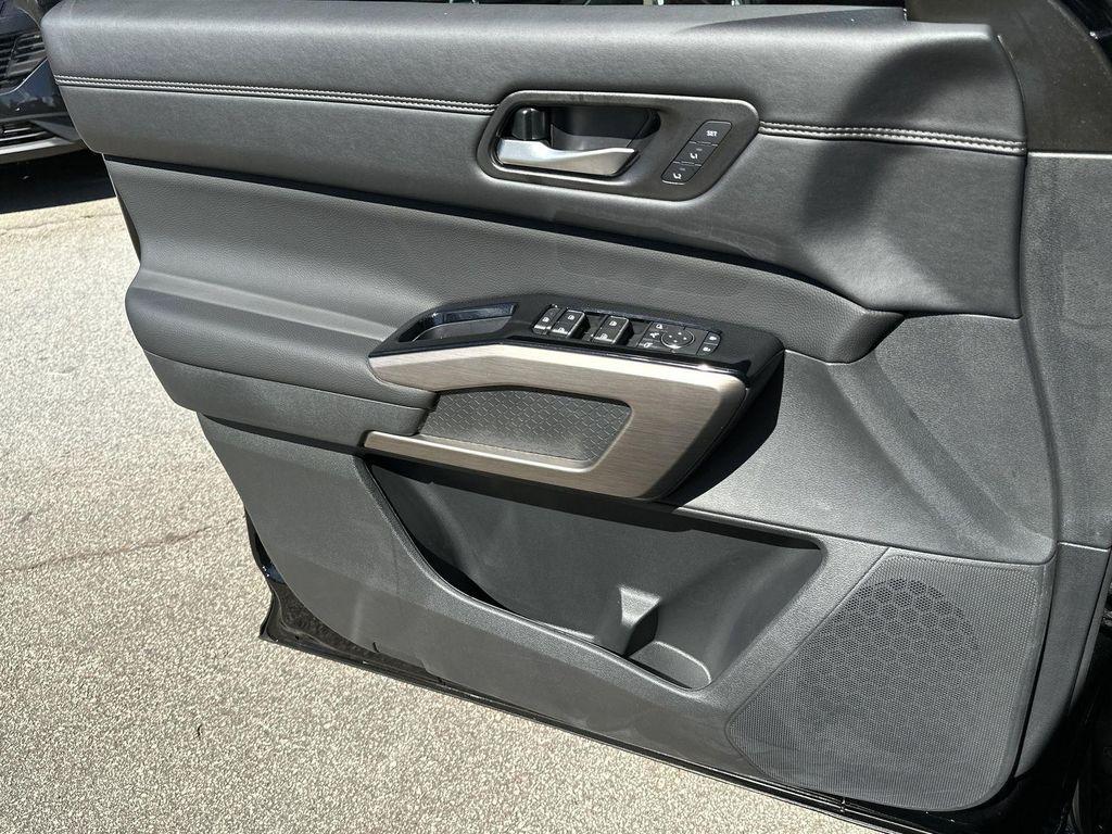 new 2025 Nissan Pathfinder car, priced at $47,765