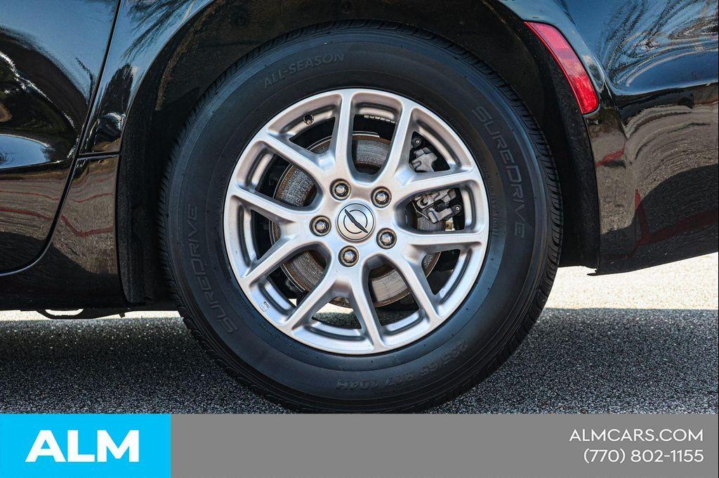 used 2024 Chrysler Pacifica car, priced at $24,664