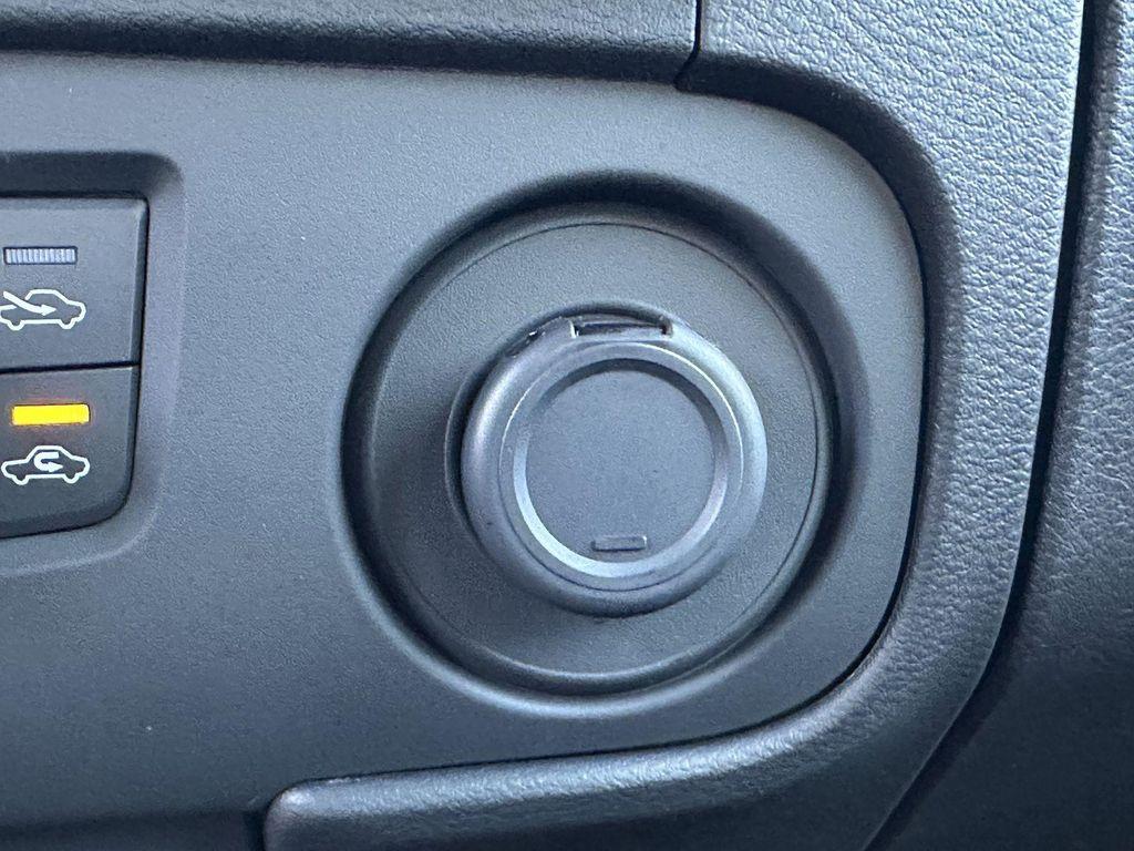 new 2025 Nissan Frontier car, priced at $43,868