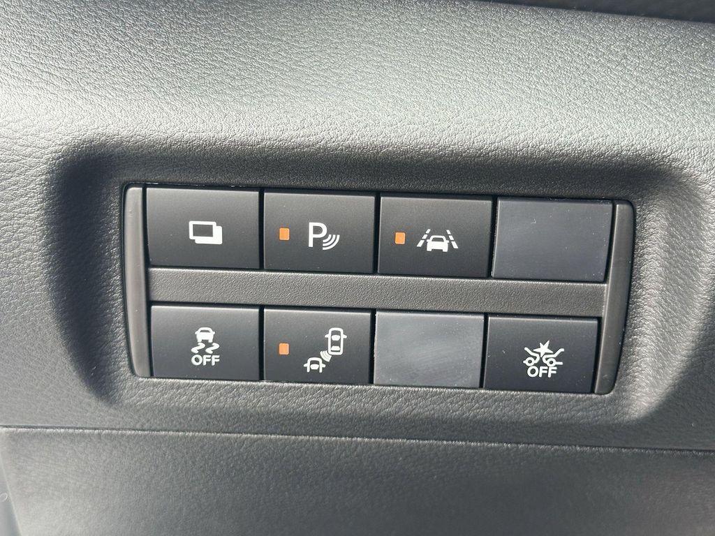 new 2025 Nissan Kicks car, priced at $22,239