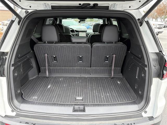 used 2024 GMC Acadia car, priced at $43,667