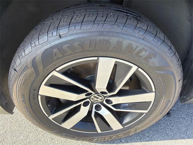 used 2021 Volkswagen Atlas car, priced at $16,379