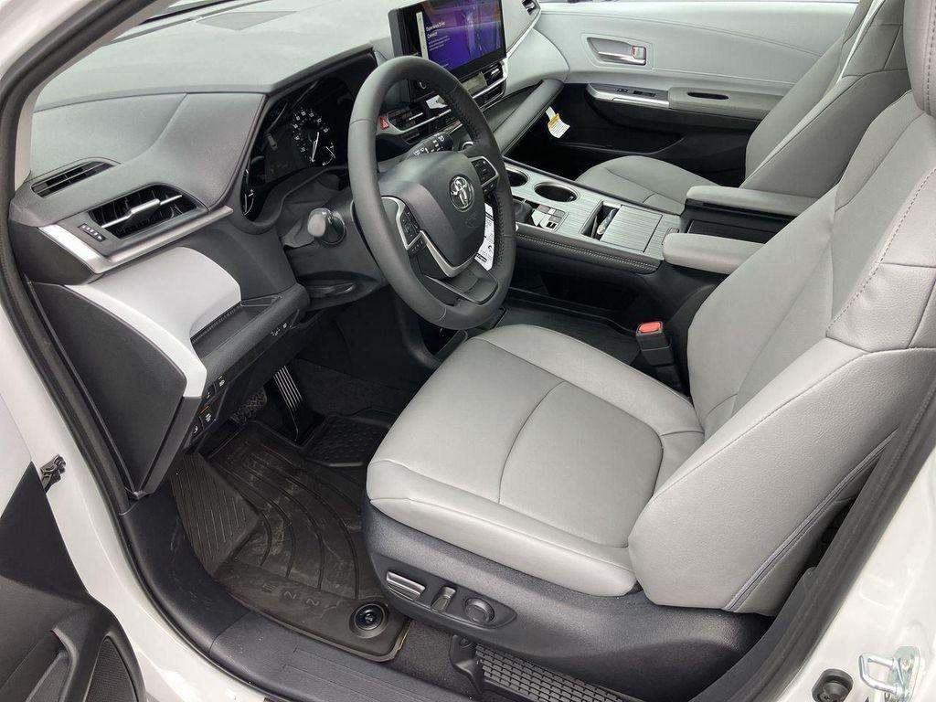 new 2026 Toyota Sienna car, priced at $48,732