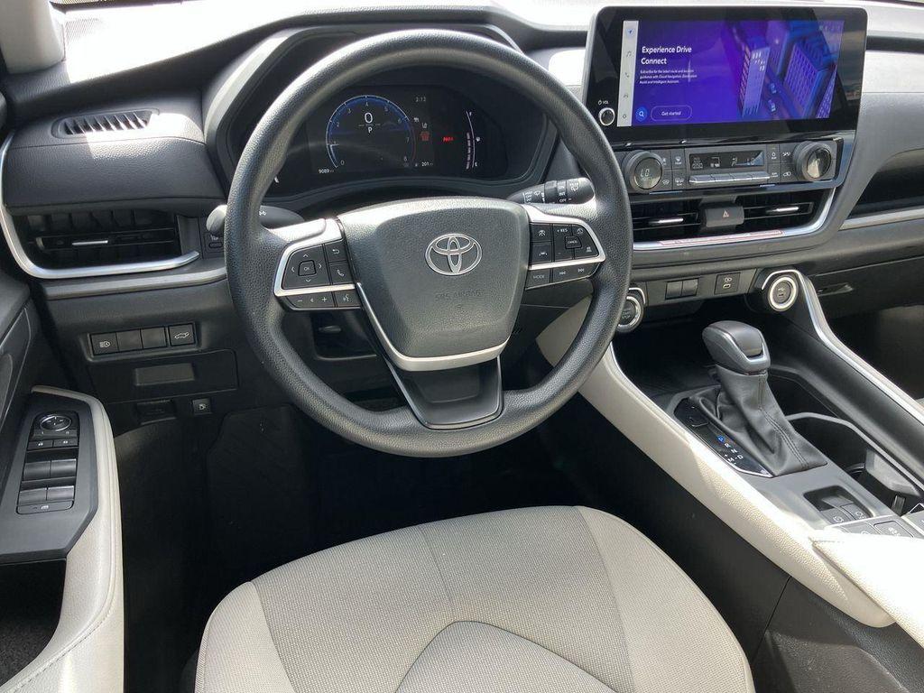 used 2025 Toyota Highlander car, priced at $52,991