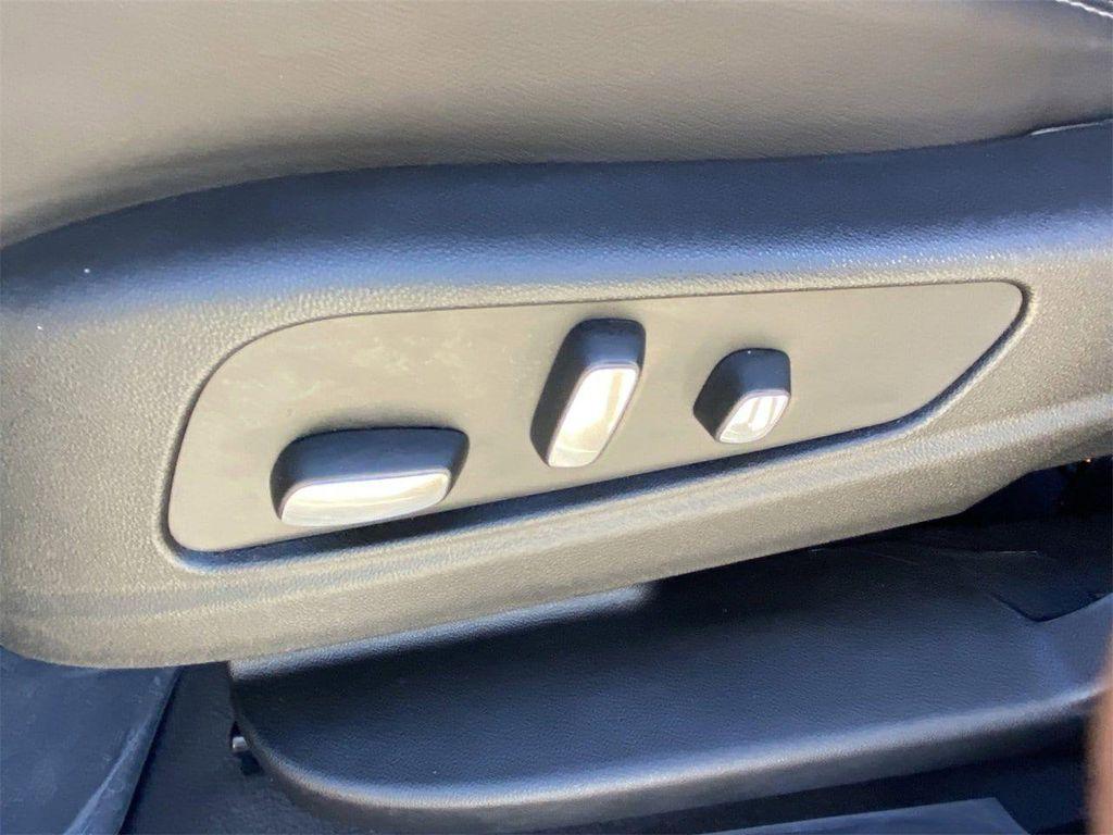 used 2025 Cadillac XT5 car, priced at $45,537