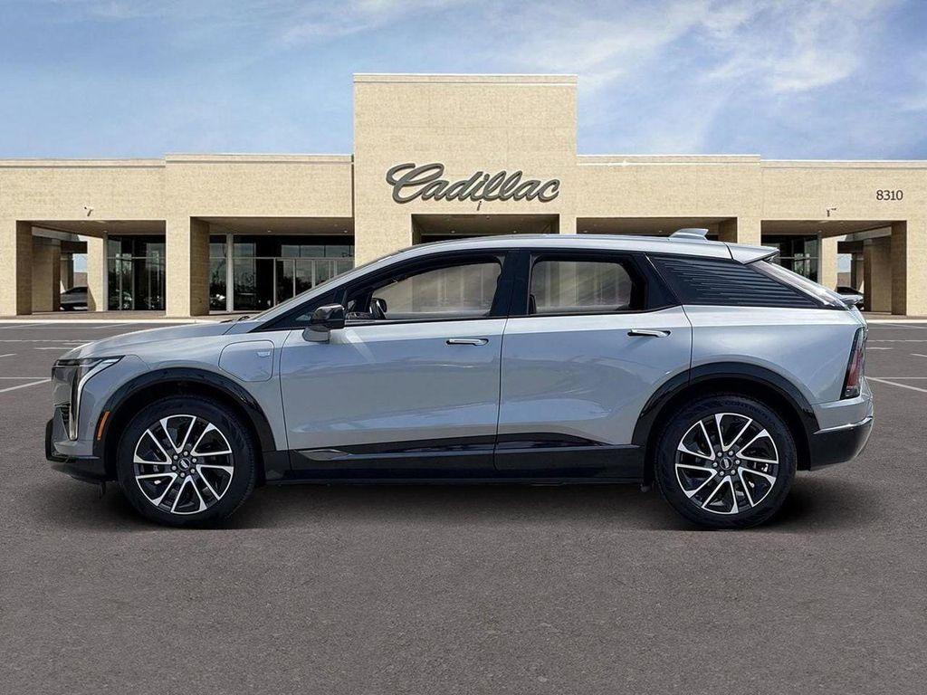 used 2025 Cadillac OPTIQ car, priced at $50,387