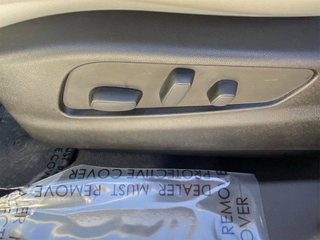 used 2023 Cadillac XT4 car, priced at $32,700