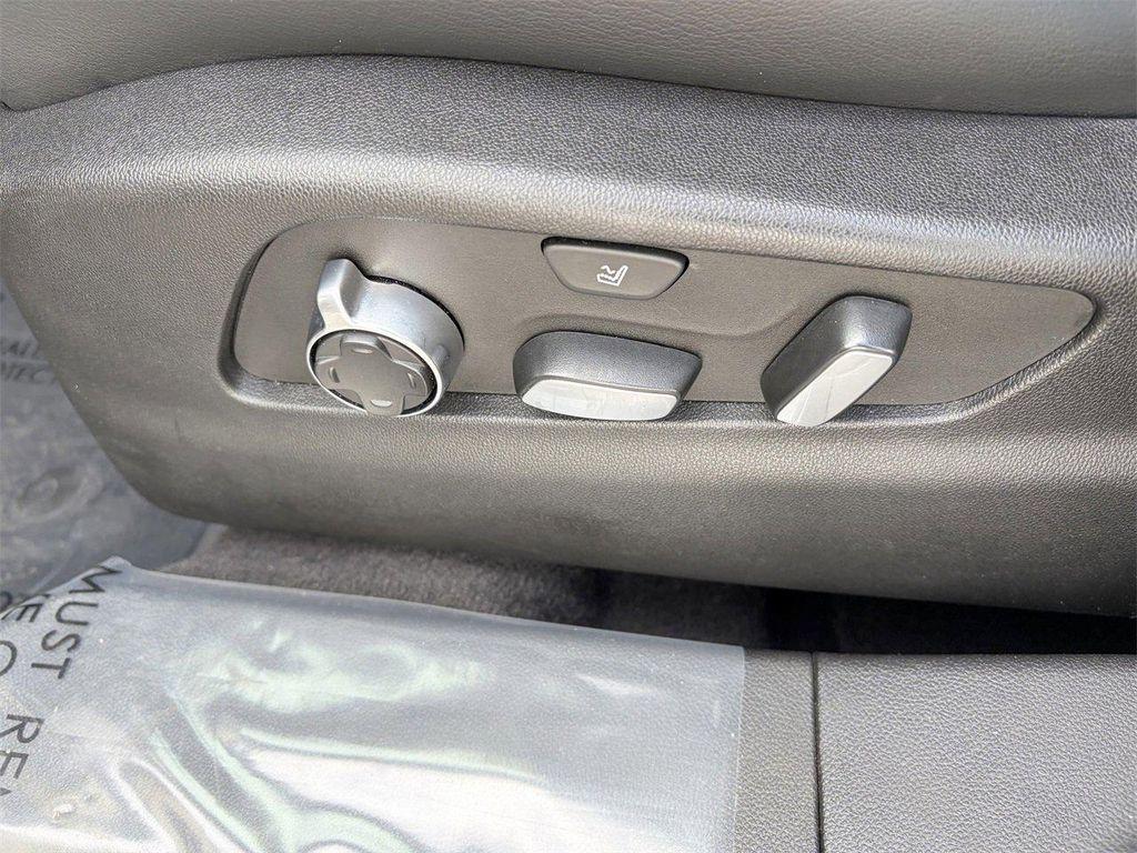 used 2023 Cadillac XT4 car, priced at $31,389